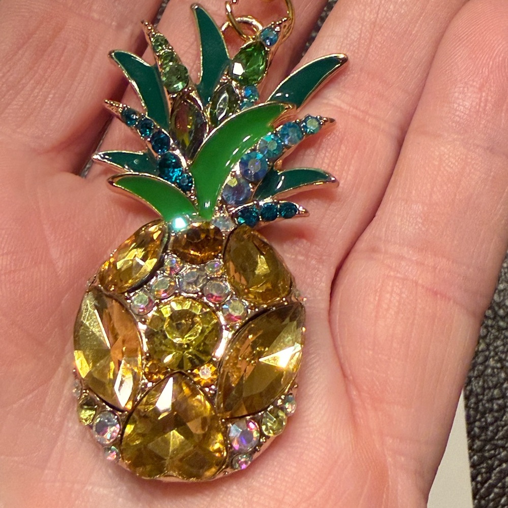 NEW Colorful Chunky Bling Pineapple Brooch - Picture 3 of 3